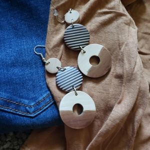 Plunder long wooden earrings
